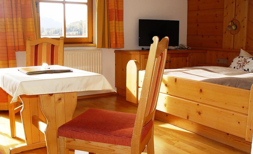 Hotel Garni Apart Elfriede Fiss Quarto foto