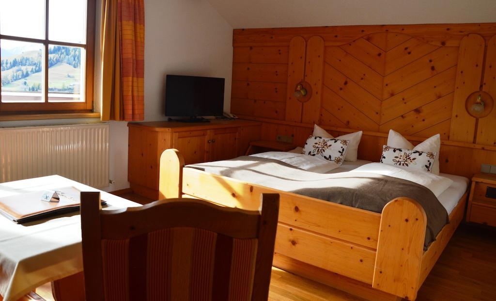 Hotel Garni Apart Elfriede Fiss Quarto foto