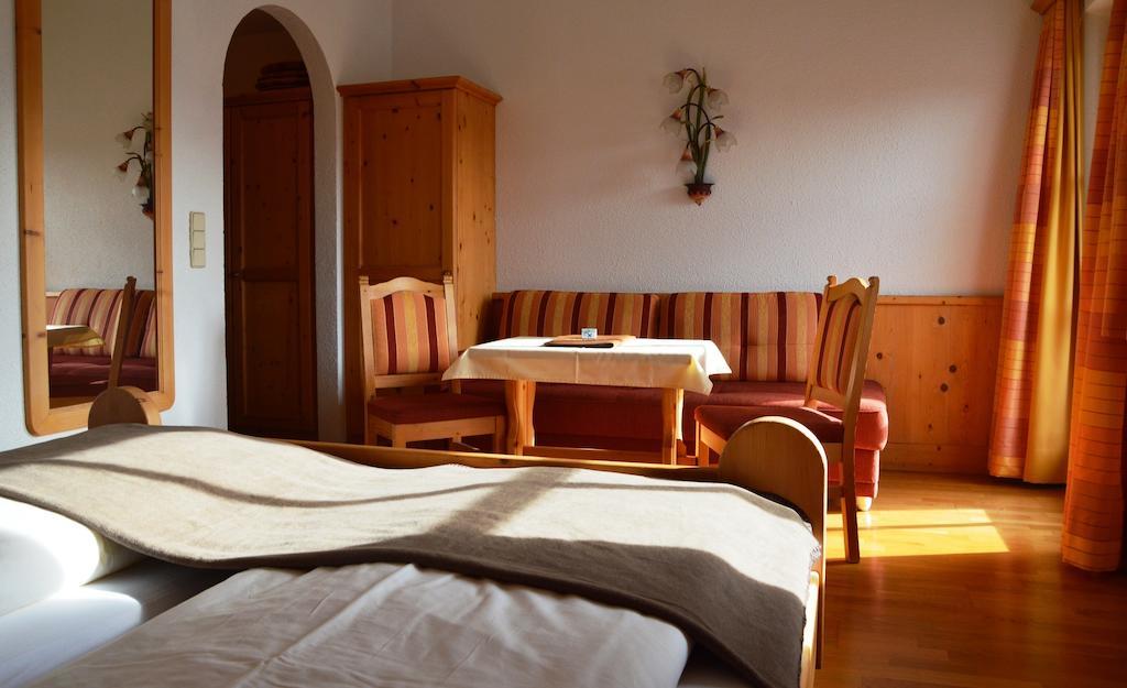Hotel Garni Apart Elfriede Fiss Quarto foto